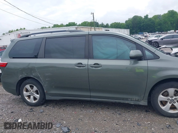 2018 Toyota Sienna LE Auto Access Seat с VIN 5TDKZ3DCXJS957822, выставлен на аукционе IAAI как лот 42367863 с пробегом 75 237 миль миль и . История ставок и продаж доступна на DreamBid. Изображение 13.