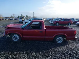 1999 GMC Sonoma with VIN 1GTCS1441XK501097, listed as a IAAI auction lot 41656623 with 162,160 mi miles. Bid and sale history available at carsss.com. Image 15.
