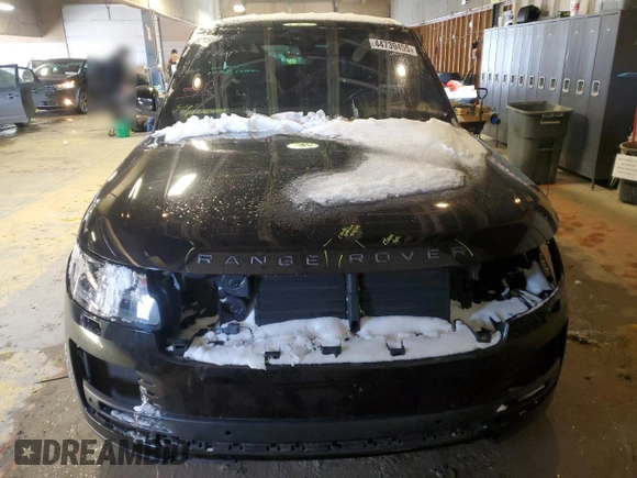 2018 Land Rover Range Rover with VIN SALGS2RE3JA392382, listed as a Copart auction lot 44739455 with 61,083 mi miles and Salvage title. Bid and sale history available at DreamBid. Image 5.