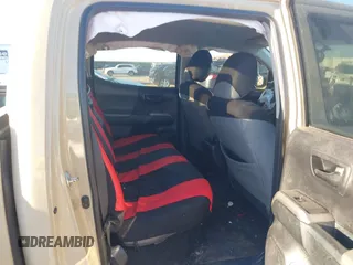 2017 Toyota Tacoma SR5 z VIN 5TFAZ5CN2HX039996, wystawiony jako IAAI lot #41406419 z przebiegiem 132 200 mil mil oraz . Historia ofert i sprzedaży dostępna na DreamBid. Obrazek 8.