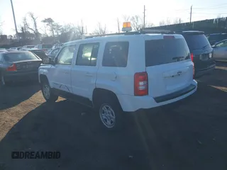 2014 Jeep Patriot Sport with VIN 1C4NJRBB8ED689405, listed as a IAAI auction lot 41679626 with Not Provided miles. Bid and sale history available at carsss.com. Image 3.