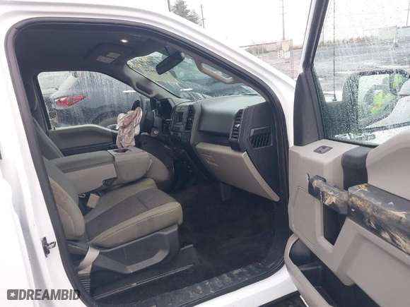 2018 Ford F-150 XL with VIN 1FTEW1CP7JKD60682, listed as a IAAI auction lot 41470929 with 85,969 mi miles. Bid and sale history available at carsss.com. Image 5.