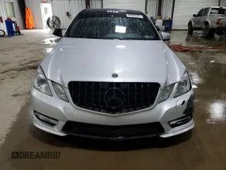 2013 Mercedes-Benz E 350 Luxury with VIN WDDHF8JB2DA756306, listed as a Copart auction lot 62992685 with 144,985 mi miles and Salvage title. Bid and sale history available at DreamBid. Image 5.