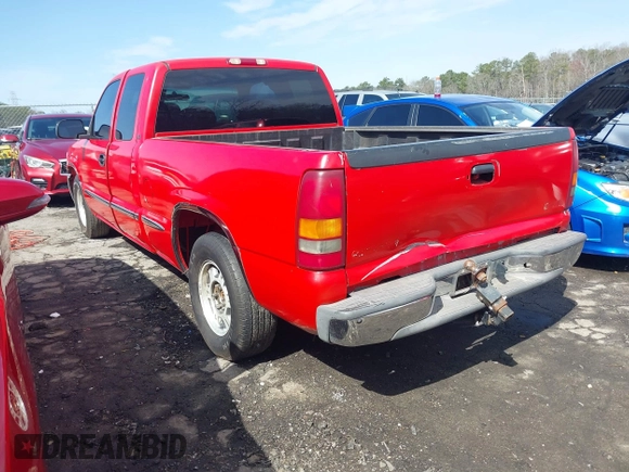 2000 GMC New Sierra 1500 SL with VIN 2GTEC19V2Y1392769, listed as a IAAI auction lot 41748036 with 315,906 mi miles. Bid and sale history available at carsss.com. Image 3.