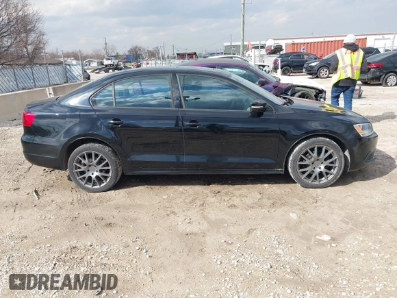 2012 Volkswagen Jetta SE with VIN 3VWDX7AJ7CM397301, listed as a IAAI auction lot 41893928 with 181,212 mi miles and . Bid and sale history available at DreamBid. Image 14.