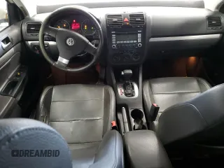 2008 Volkswagen Jetta SE z VIN 3VWRM71K48M168962, wystawiony jako Copart lot #61014415 z przebiegiem 165 679 mil mil oraz Nie do naprawy • Non repairable. Historia ofert i sprzedaży dostępna na DreamBid. Obrazek 8.