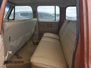 1977 Chevrolet Suburban z VIN CCL167F144344, wystawiony jako Copart lot #78394504 z przebiegiem 73 322 mil mil oraz Szkoda całkowita • Salvage title. Historia ofert i sprzedaży dostępna na DreamBid. Obrazek 11.