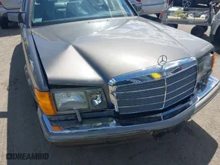 1991 Mercedes-Benz 420 Series 420SEL with VIN WDBCA35E0MA580834, listed as a IAAI auction lot 41949794 with 30,413 mi miles. Bid and sale history available at carsss.com. Image 6.