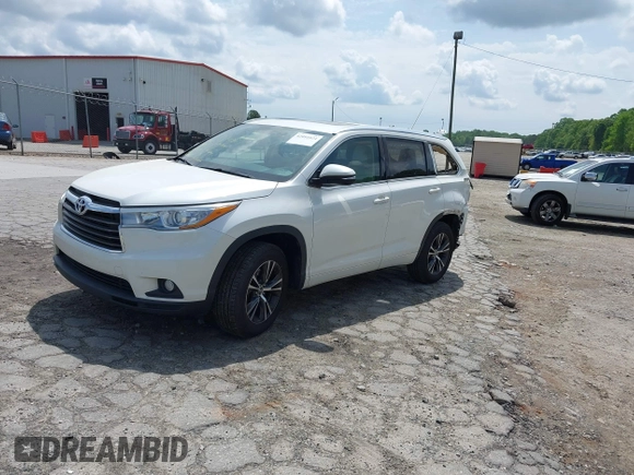 2016 Toyota Highlander XLE z VIN 5TDKKRFH3GS170784, wystawiony jako IAAI lot #42091024 z przebiegiem 83 300 mil mil oraz . Historia ofert i sprzedaży dostępna na DreamBid. Obrazek 18.