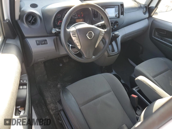 2018 Nissan NV200 SV z VIN 3N6CM0KN4JK698436, wystawiony jako Copart lot #52990015 z przebiegiem 119 776 mil mil oraz Szkoda całkowita • Salvage title. Historia ofert i sprzedaży dostępna na DreamBid. Obrazek 8.