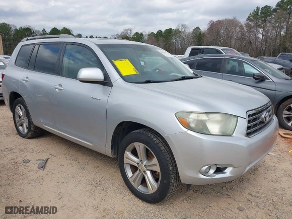 2008 Toyota Highlander Sport with VIN JTEDS43A382007009, listed as a IAAI auction lot 41843043 with 301,488 mi miles. Bid and sale history available at carsss.com. Image 1.