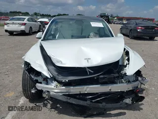 2025 Tesla Model 3 Long Range с VIN 5YJ3E1EA7SF903675, выставлен на аукционе IAAI как лот 42056122 с пробегом 2 564 миль миль и . История ставок и продаж доступна на DreamBid. Изображение 13.