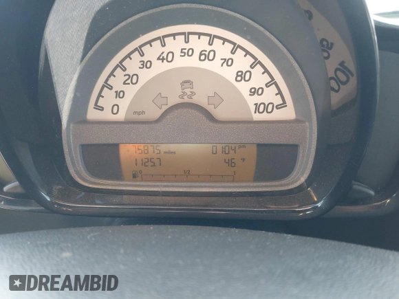 2013 Smart fortwo Pure z VIN WMEEJ3BA5DK672416, wystawiony jako IAAI lot #41820199 z przebiegiem 75 875 mil mil oraz . Historia ofert i sprzedaży dostępna na DreamBid. Obrazek 7.