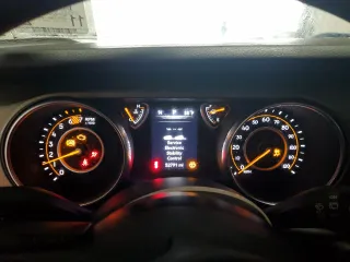 2018 Jeep Wrangler Unlimited Sport with VIN 1C4HJXDN7JW300342, listed as a Copart auction lot 58048065 with 52,791 mi miles and Salvage title. Bid and sale history available at DreamBid. Image 9.