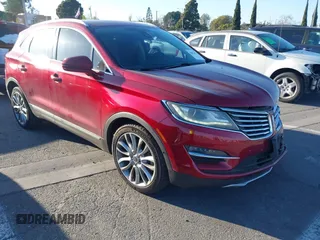 2015 Lincoln MKC z VIN 5LMCJ1A90FUJ40816, wystawiony jako IAAI lot #41674923 z przebiegiem 76 394 mil mil oraz . Historia ofert i sprzedaży dostępna na DreamBid. Obrazek 1.