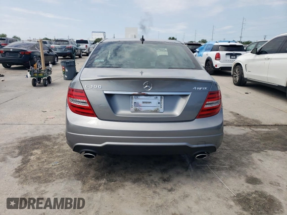 2013 Mercedes-Benz C 300 Sport z VIN WDDGF8AB9DR301692, wystawiony jako Copart lot #54919645 z przebiegiem 58 482 mil mil oraz Szkoda całkowita • Salvage title. Historia ofert i sprzedaży dostępna na DreamBid. Obrazek 6.