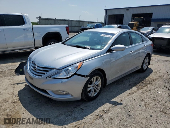 2013 Hyundai Sonata GLS z VIN 5NPEB4AC6DH710089, wystawiony jako Copart lot #58820215 z przebiegiem 111 475 mil mil oraz Czysty tytuł • Clean title. Historia ofert i sprzedaży dostępna na DreamBid. Obrazek 1.