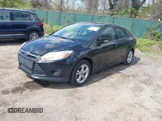 2014 Ford Focus SE with VIN 1FADP3F27EL189068, listed as a IAAI auction lot 42047538 with 196,785 mi miles. Bid and sale history available at carsss.com. Image 2.