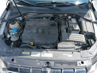 2015 Volkswagen Passat 2.0L TDI SEL Premium with VIN 1VWCV7A33FC041596, listed as a IAAI auction lot 40328327 with 161,489 mi miles. Bid and sale history available at carsss.com. Image 10.