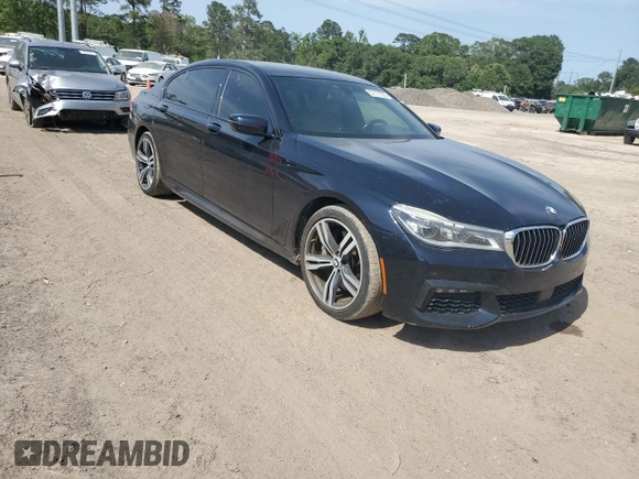 2016 BMW 7 Series 750i z VIN WBA7F0C57GGM20650, wystawiony jako Copart lot #57177555 z przebiegiem 113 632 mil mil oraz Czysty tytuł • Clean title. Historia ofert i sprzedaży dostępna na DreamBid. Obrazek 4.