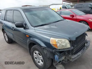 2006 Honda Pilot LX z VIN 5FNYF28186B041271, wystawiony jako IAAI lot #42138220 z przebiegiem 225 786 mil mil oraz . Historia ofert i sprzedaży dostępna na DreamBid. Obrazek 1.