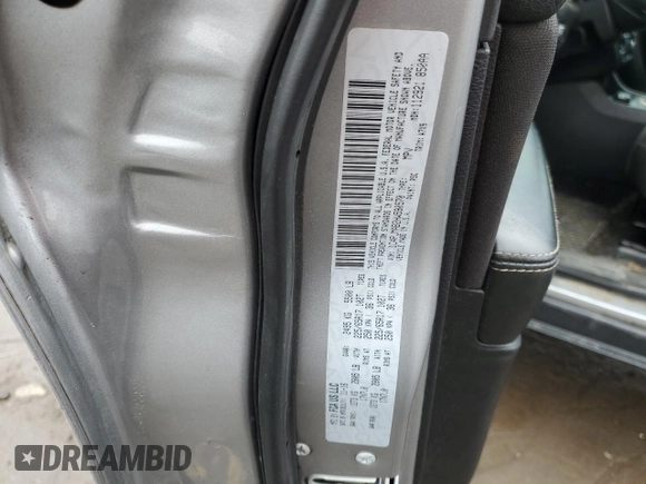 2017 Jeep Cherokee Sport z VIN 1C4PJMAB2HW590570, wystawiony jako Copart lot #49891395 z przebiegiem 146 851 mil mil oraz Szkoda całkowita • Salvage title. Historia ofert i sprzedaży dostępna na DreamBid. Obrazek 13.