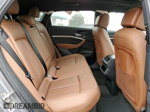 2019 Audi e-tron Premium Plus с VIN WA1LABGE7KB021954, выставлен на аукционе Copart как лот 47867025 с пробегом 74 853 миль миль и Списание • Salvage title. История ставок и продаж доступна на DreamBid. Изображение 12.
