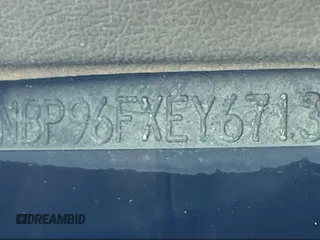 1984 Lincoln Town Car z VIN 1LNBP96FXEY671362, wystawiony jako IAAI lot #41367432 z przebiegiem 81 205 mil mil oraz . Historia ofert i sprzedaży dostępna na DreamBid. Obrazek 9.