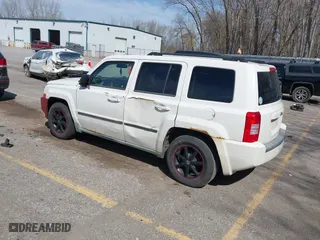 2010 Jeep Patriot Sport with VIN 1J4NT2GB5AD589535, listed as a IAAI auction lot 42021916 with 175,797 mi miles. Bid and sale history available at carsss.com. Image 3.