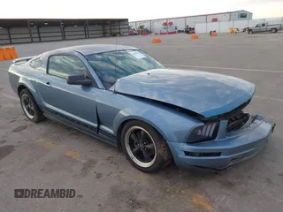 2005 Ford Mustang Deluxe z VIN 1ZVFT80N855140221, wystawiony jako IAAI lot #41899484 z przebiegiem 187 505 mil mil oraz . Historia ofert i sprzedaży dostępna na DreamBid. Obrazek 1.