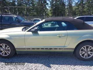 2005 Ford Mustang Deluxe with VIN 1ZVFT84N755254849, listed as a IAAI auction lot 42544077 with 276,391 mi miles and . Bid and sale history available at DreamBid. Image 14.