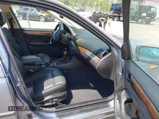 2004 BMW 3 Series 325xi with VIN WBAEU33414PM61213, listed as a IAAI auction lot 42201782 with 138,327 mi miles and . Bid and sale history available at carsss.com. Image 5.