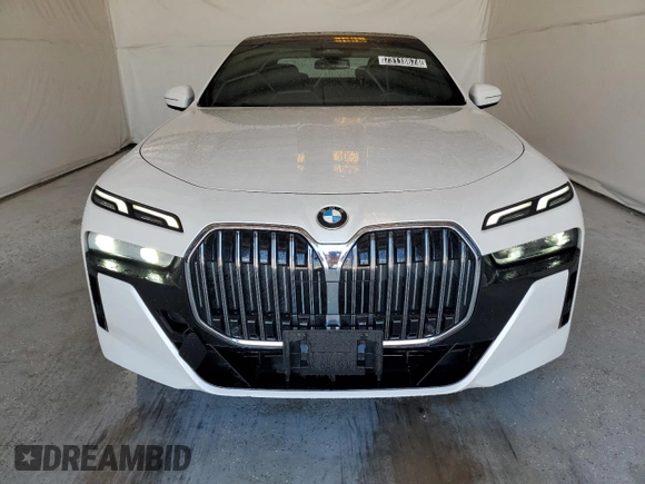 2024 BMW 7 Series 740i xDrive with VIN WBA33EH05RCR68996, listed as a Copart auction lot 73118674 with 14,266 mi miles and Salvage Title. Bid and sale history available at carsss.com. Image 5.