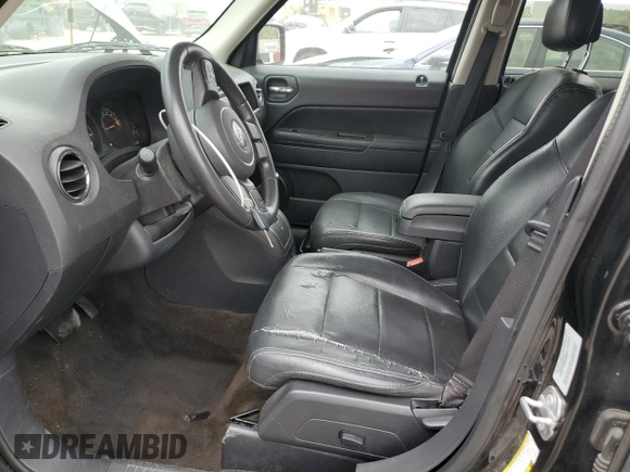 2015 Jeep Patriot High Altitude z VIN 1C4NJPFA7FD349976, wystawiony jako Copart lot #52503355 z przebiegiem 149 809 mil mil oraz Szkoda całkowita • Salvage title. Historia ofert i sprzedaży dostępna na DreamBid. Obrazek 7.