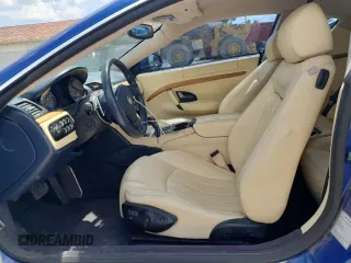 2008 Maserati GranTurismo z VIN ZAMGJ45A180038235, wystawiony jako Copart lot #63444435 z przebiegiem 27 mil mil oraz Czysty tytuł • Clean title. Historia ofert i sprzedaży dostępna na DreamBid. Obrazek 7.