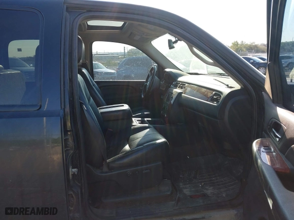 2008 Chevrolet Silverado 1500 LTZ with VIN 2GCFK13Y981340145, listed as a IAAI auction lot 40257243 with 1 mi miles. Bid and sale history available at carsss.com. Image 5.