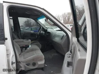 2001 Ford F-150 SuperCrew XLT with VIN 1FTRW07L61KB49220, listed as a IAAI auction lot 41826223 with 281,547 mi miles. Bid and sale history available at carsss.com. Image 5.