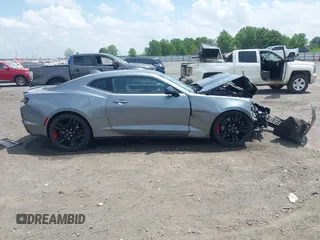 2022 Chevrolet Camaro 1SS z VIN 1G1FF1R70N0101991, wystawiony jako IAAI lot #42148128 z przebiegiem 49 451 mil mil oraz . Historia ofert i sprzedaży dostępna na DreamBid. Obrazek 13.