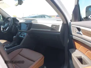 2023 Volkswagen Atlas SE с VIN 1V2JR2CA8PC548121, выставлен на аукционе IAAI как лот 42129010 с пробегом 42 621 миль миль и . История ставок и продаж доступна на DreamBid. Изображение 5.