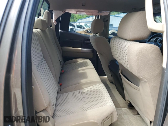 2010 Toyota Tundra z VIN 5TFUW5F19AX137573, wystawiony jako Copart lot #54045955 z przebiegiem 236 068 mil mil oraz Szkoda całkowita • Salvage title. Historia ofert i sprzedaży dostępna na DreamBid. Obrazek 10.