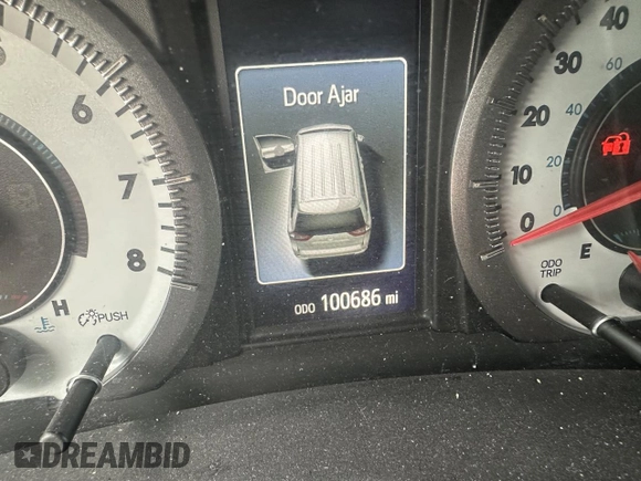 2015 Toyota Sienna SE with VIN 5TDXK3DC1FS655269, listed as a Copart auction lot 53682015 with 100,686 mi miles and Salvage Title. Bid and sale history available at DreamBid. Image 9.