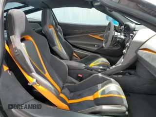 2018 McLaren 720S z VIN SBM14DCA4JW001419, wystawiony jako Copart lot #46887135 z przebiegiem 45 076 mil mil oraz Szkody całkowita. Historia ofert i sprzedaży dostępna na DreamBid. Obrazek 11.