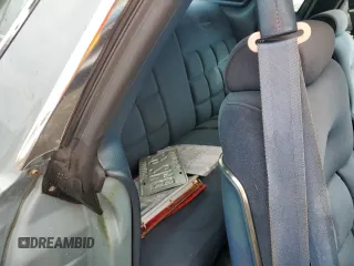 1977 Ford Thunderbird z VIN 7G87S303225, wystawiony jako Copart lot #74216404 z przebiegiem 48 305 mil mil oraz Szkody całkowita. Historia ofert i sprzedaży dostępna na DreamBid. Obrazek 10.