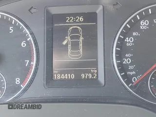 2013 Volkswagen Jetta Autobahn с VIN 3VW4A7AJ1DM364460, выставлен на аукционе IAAI как лот 42425355 с пробегом 184 410 миль миль и . История ставок и продаж доступна на DreamBid. Изображение 7.