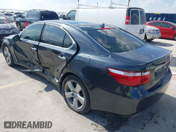2008 Lexus LS 460 L z VIN JTHGL46F885026836, wystawiony jako IAAI lot #41881113 z przebiegiem 124 883 mil mil oraz . Historia ofert i sprzedaży dostępna na DreamBid. Obrazek 3.