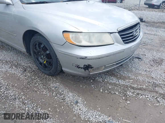 2007 Hyundai Azera SE with VIN KMHFC46F97A215820, listed as a IAAI auction lot 42120029 with 211,069 mi miles. Bid and sale history available at carsss.com. Image 6.
