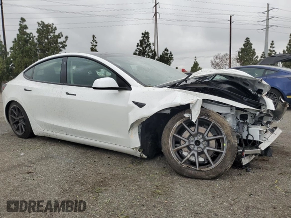 2023 Tesla Model 3 z VIN 5YJ3E1EA0PF504727, wystawiony jako Copart lot #53762135 z przebiegiem 17 554 mil mil oraz Szkoda całkowita • Salvage title. Historia ofert i sprzedaży dostępna na DreamBid. Obrazek 4.