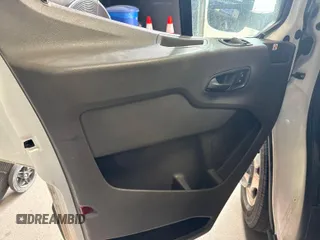 2020 Ford Transit Cargo z VIN 1FTBR2YG5LKA32432, wystawiony jako IAAI lot #42493895 z przebiegiem 134 672 mil mil oraz . Historia ofert i sprzedaży dostępna na DreamBid. Obrazek 12.