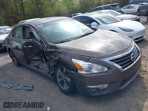2013 Nissan Altima SV with VIN 1N4AL3AP6DN555283, listed as a IAAI auction lot 41791647 with 198,733 mi miles and . Bid and sale history available at DreamBid. Image 1.