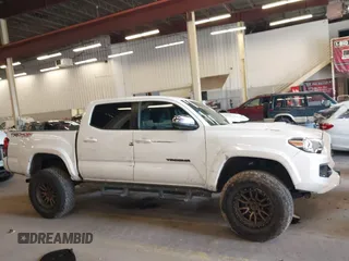 2018 Toyota Tacoma SR with VIN 3TMCZ5AN0JM164924, listed as a IAAI auction lot 41754508 with 59,038 mi miles. Bid and sale history available at carsss.com. Image 13.